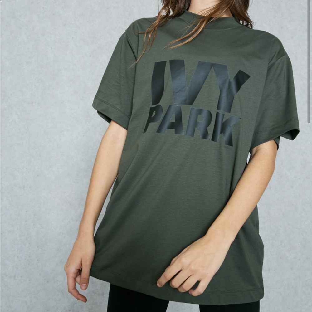 NWT IVY PARK Olive green oversized t shirt
